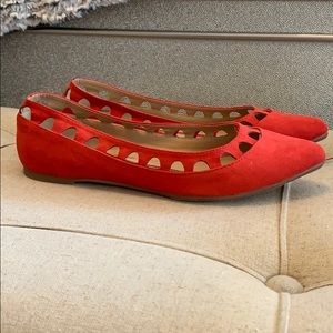 ❤️❤️NWOT RED FLATS WITH CUTOUTS SIZE 7 ❤️❤️